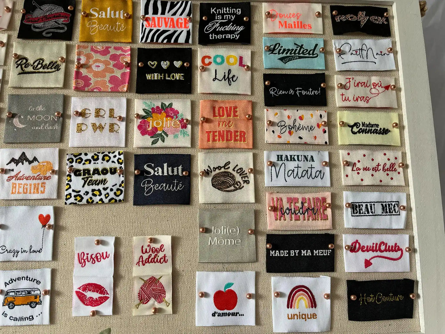 Etiquettes tissées à coudre