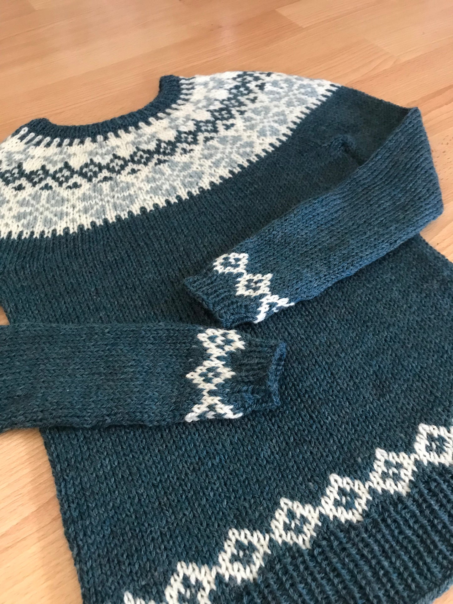 Pull Hekla Litla (little)